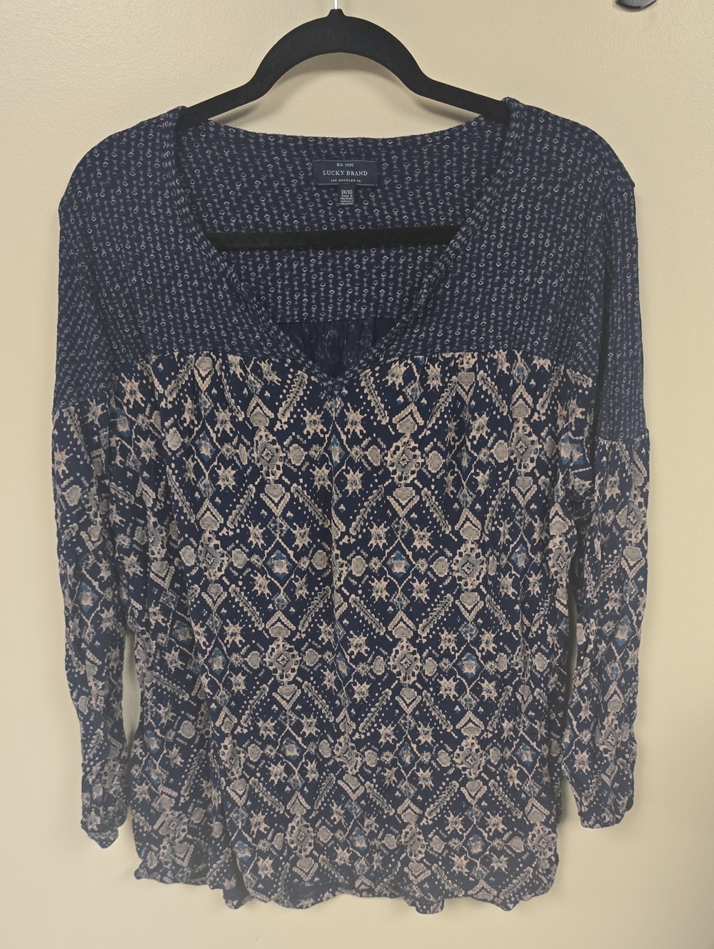 Lucky Brand Navy and Cream Printed V-Neck Blouse 3/4 Sleeves